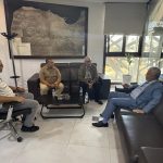 رئيس غرفة التجارة و الصناعة و الخدمات لجهة طنجة تطوان الحسيمة يستقبل ممثلي الجمعية الجهوية لوكالات الأسفار لتعزيز العرض السياحي بالجهة.