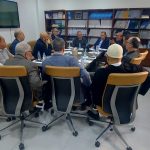 اجتماع تنسيقي بين غرفة التجارة والصناعة والخدمات لجهة طنجة تطوان الحسيمة وجمعية أرباب المقاهي والمطاعم لتعزيز التعاون وتأهيل القطاع